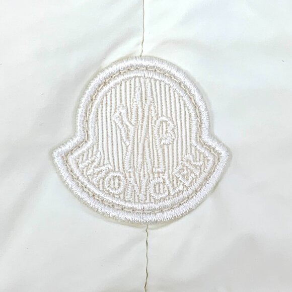 Moncler 22 Jotty Collection off-white logo patch down jacket - Picture 5 of 9